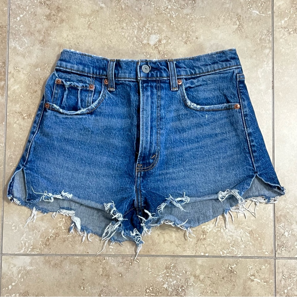 Abercrombie and Fitch The Mom Short High Rise Jean Shorts